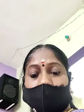Freechat laxmipriya143 on StripChat