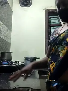 Freechat laxmipriya143 on StripChat