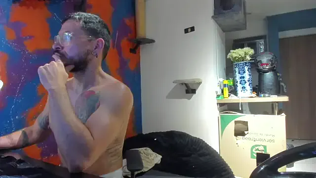 Freechat leondevereda on StripChat