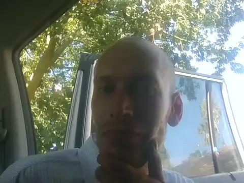 Offline Leshok on StripChat