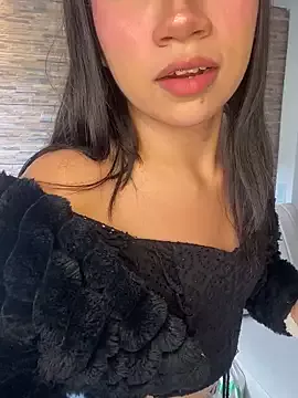 Freechat LiaSaenz27 on StripChat