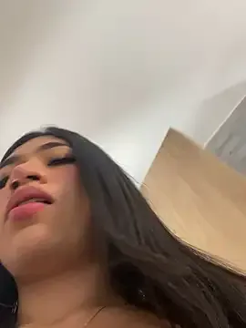 Freechat LiaSaenz27 on StripChat