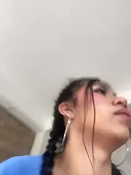 Freechat LiaSaenz27 on StripChat