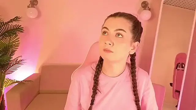 Offline LiliaCrown on StripChat