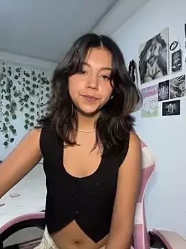 LiLy_kIndly on StripChat 