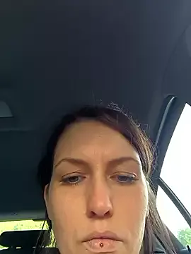 Offline Linalicious on StripChat