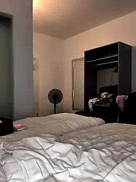 Offline Linalicious on StripChat