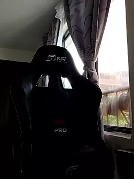 Offline LINDA_PATTY94 on StripChat