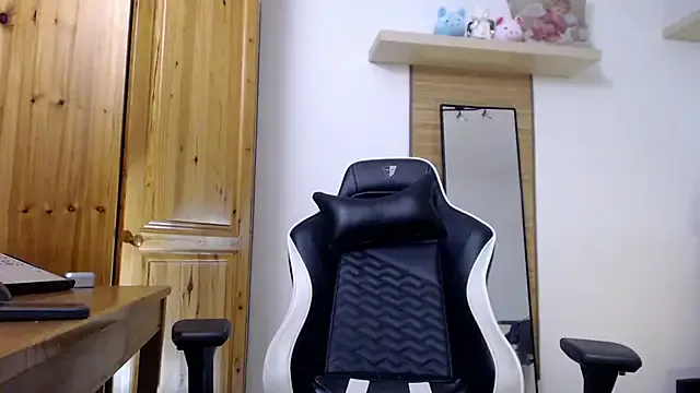 Offline Lisakisss on StripChat