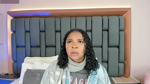 Freechat LisaMendez on StripChat