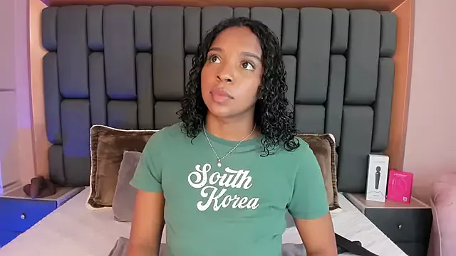 Freechat LisaMendez on StripChat