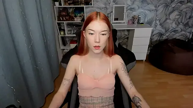 litl_Mia on StripChat