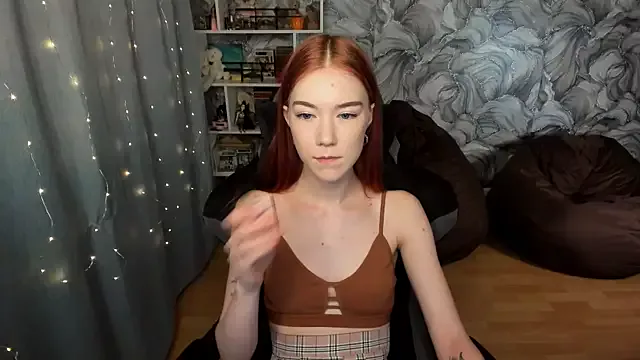 litl_Mia on StripChat