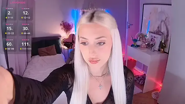 Freechat LoryWood on StripChat