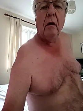 Offline loveeatingcunts on StripChat