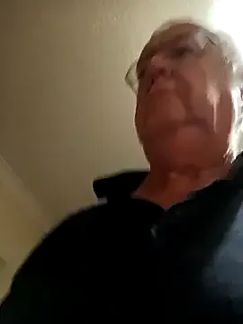 Offline loveeatingcunts on StripChat