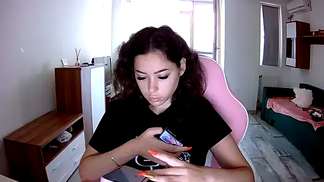 Offline LovelyJulliette on StripChat