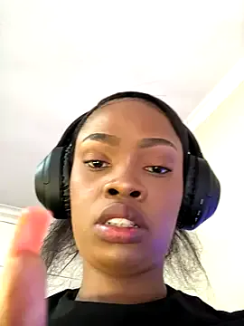 LuciousLips96 on StripChat