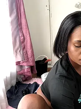 LuciousLips96 on StripChat