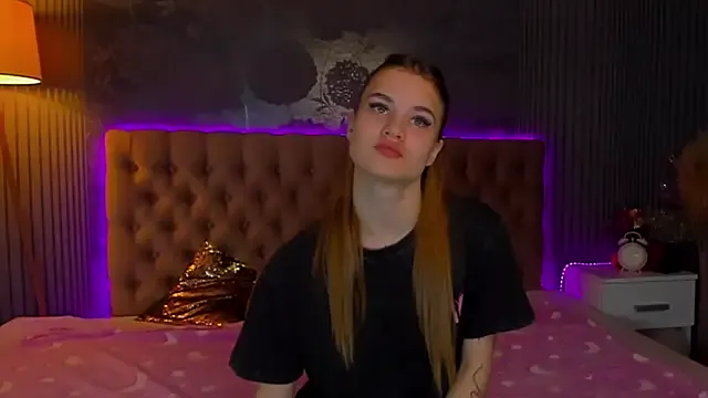 LuisaClover on StripChat