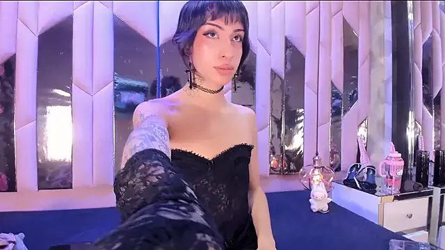 Offline MadisonWood01 on StripChat