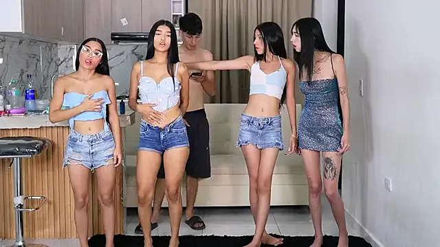 Freechat maidengirls on StripChat