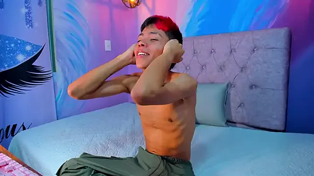 Offline MaxiWildd on StripChat