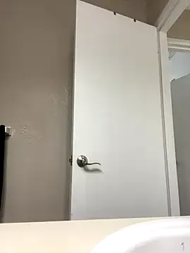 Offline MdotShilong on StripChat