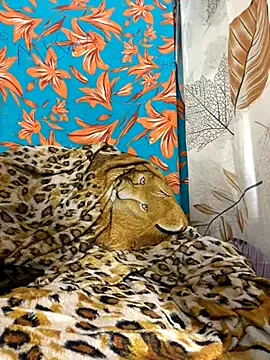 MEGANG02 — Oil hard cock and smoke