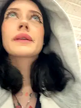 Offline Melissa_crazy on StripChat