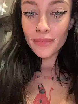 Offline Melissa_crazy on StripChat