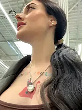 Offline Melissa_crazy on StripChat