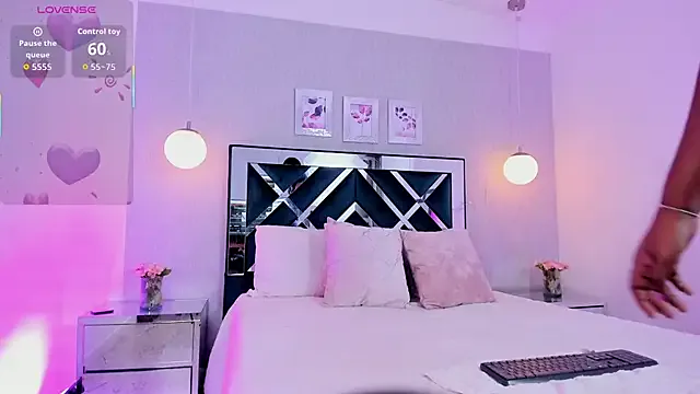 Offline meloody7 on StripChat