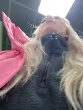 Offline MerlinDave on StripChat