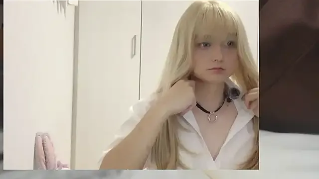 Offline Mia032 on StripChat