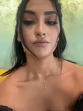 Offline Mia_spicyy on StripChat