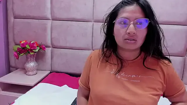 Freechat Miaa_Smiith_ on StripChat