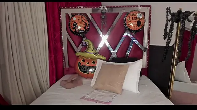 Offline MicaelaHot_ on StripChat