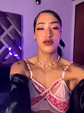 Offline MichelleDiaz_Pink on StripChat