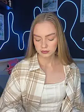 Offline MilaMoone on StripChat