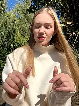 Offline MilaMoone on StripChat