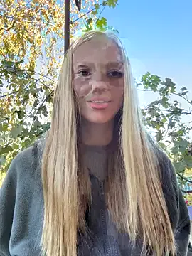 Offline MilaMoone on StripChat