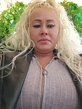 Freechat MILFBARBY on StripChat