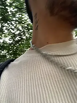 Offline mirallesandbig on StripChat