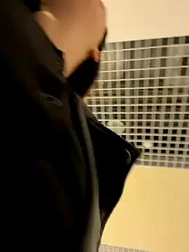 Offline MiraReach on StripChat