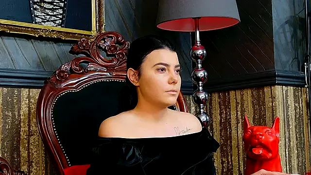 Offline MistressEly on StripChat