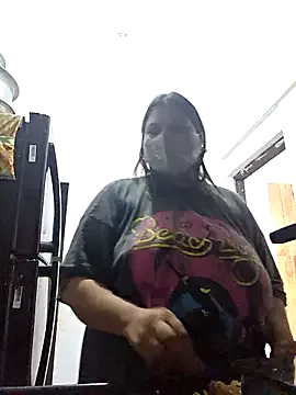 Freechat MOM-SUN-COUPLE on StripChat