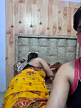 Freechat MOM-SUN-COUPLE on StripChat