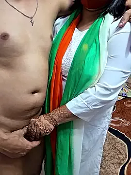 Freechat MOM-SUN-COUPLE on StripChat