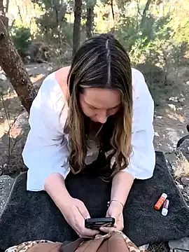 Freechat Mona_Plus on StripChat